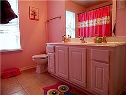 5th image of 147 S Evangeline Oaks Cir