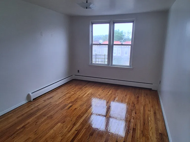 300 E 2nd St #3L — Photo 4