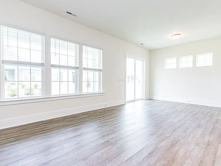 248 Bevis Marks Dr — Photo 3