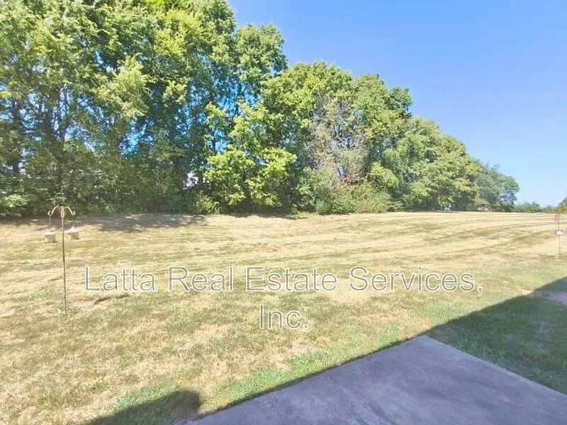 Sugarland Estates — Photo 3