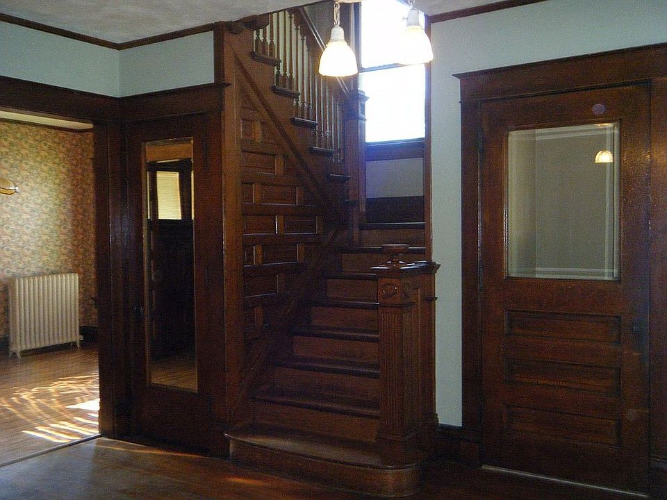 2nd image of 476 11th St