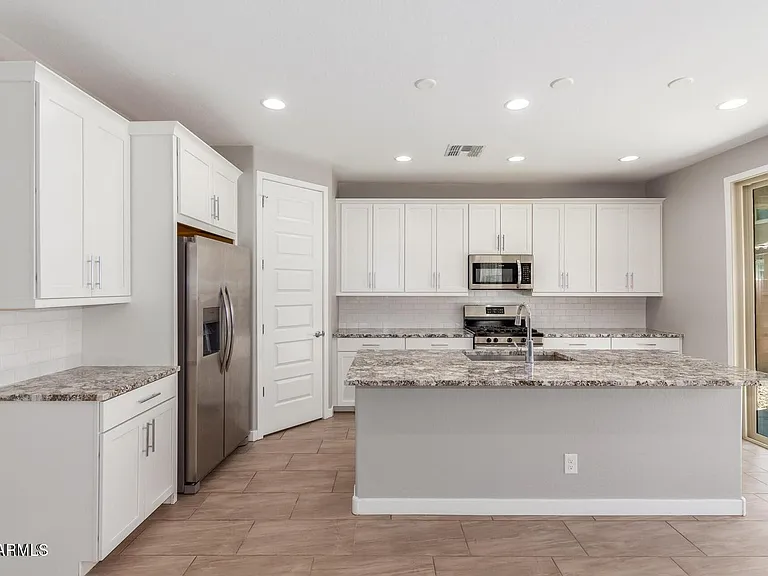 2467 E Athena Ave — Photo 6