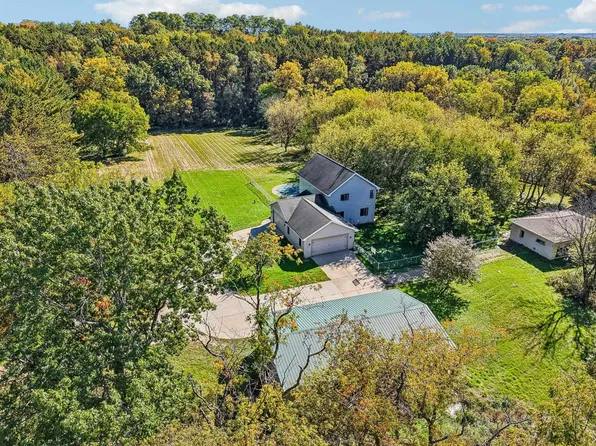4805 Schneider Dr, Oregon, WI 53575