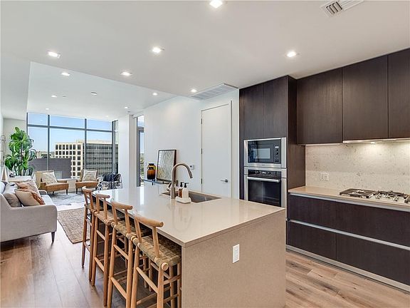 5th image of 501 West Ave APT 1602