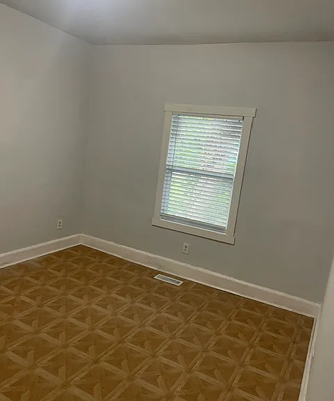 222 E Bell St — Photo 12