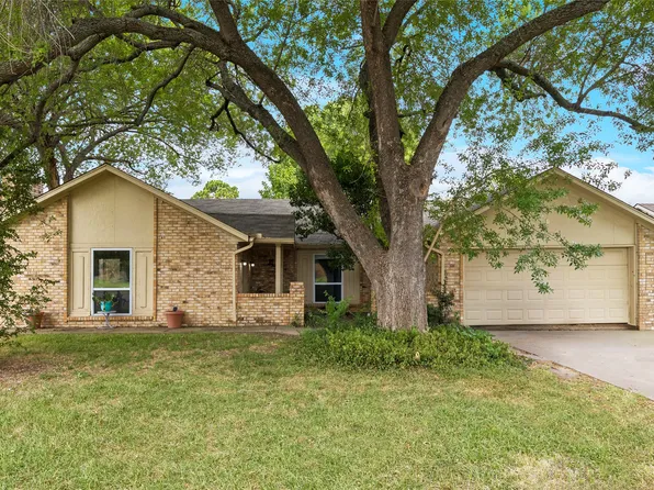 1016 Hazelwood Dr, Mansfield, TX 76063