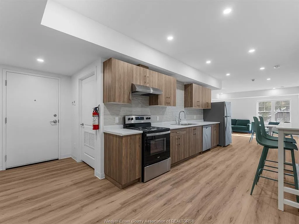 4 bed, $3,800 — Photo 4
