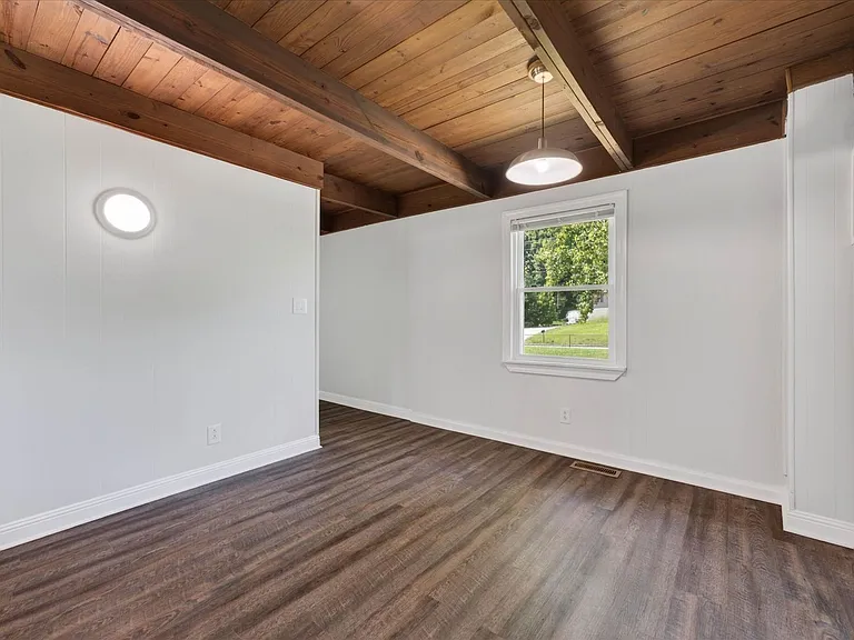 444 Appleton Dr — Photo 12