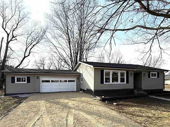 3rd image of 934 S Round Barn Rd