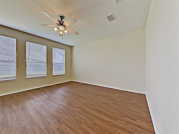 2nd image of 749 W Bend Blvd