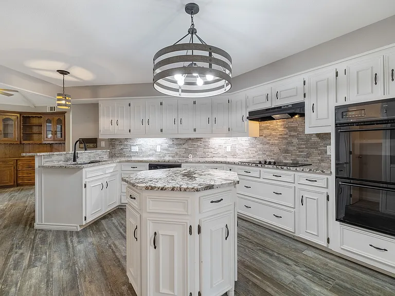 1527 Estates Way — Photo 6