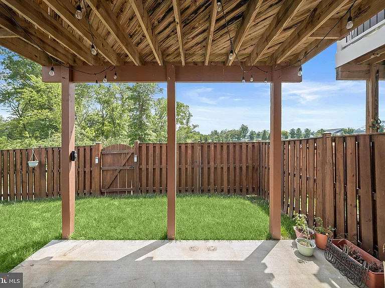 212 Upper Brook Ter — Photo 42