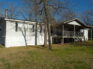 905 Pettytown Rd, Dale, TX 78616