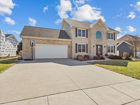 2nd image of 208 Saint Andrews Dr