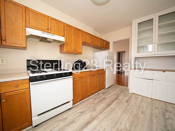 3rd image of 31-06 38th St #17B