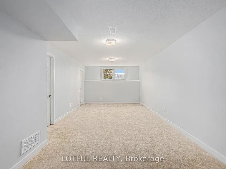 2104 Winsome Ter — Photo 23