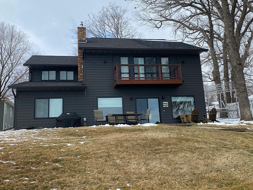 1st image of 387 N Lakeshore Dr