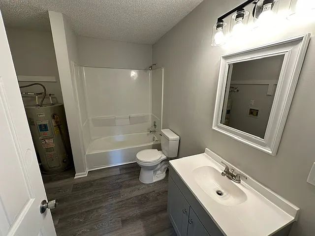3 bed, 900 sqft, $1,050 — Photo 4