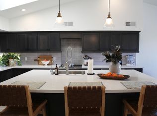 1722 E Behrend Dr, Phoenix, AZ 85024