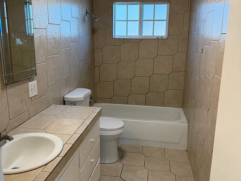 5277 Peacock Ln — Photo 10