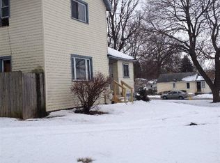 2399 S 14th St, Clinton, IA 52732