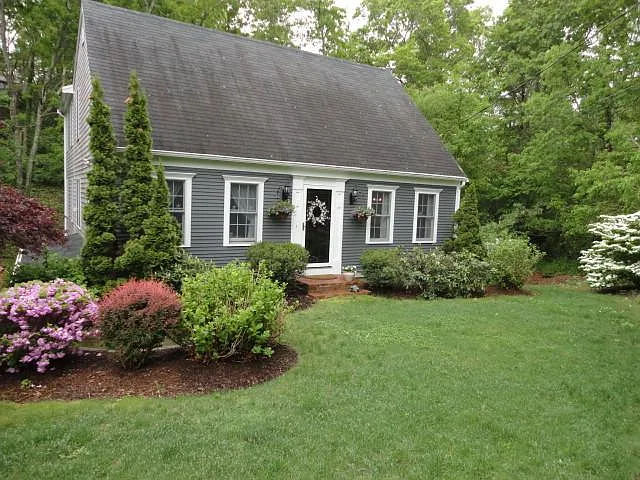 18 Great Hill Rd
