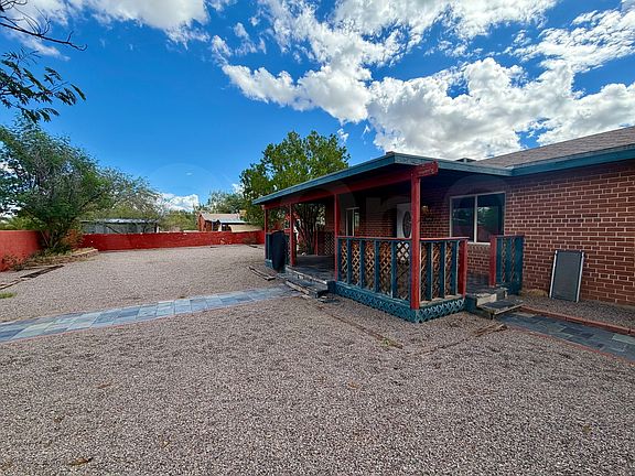 4th image of 2570 E Lester St