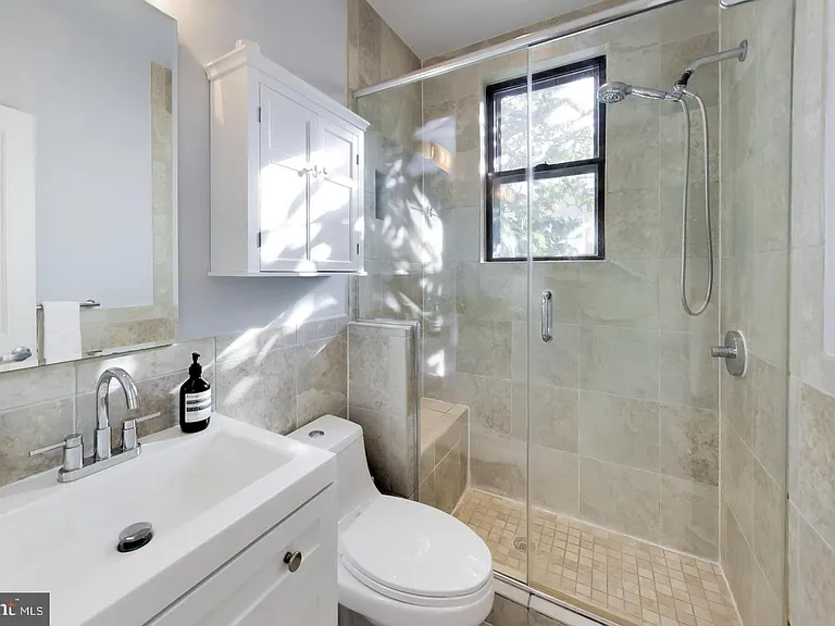 116 N Carolina Ave SE #204 — Photo 13