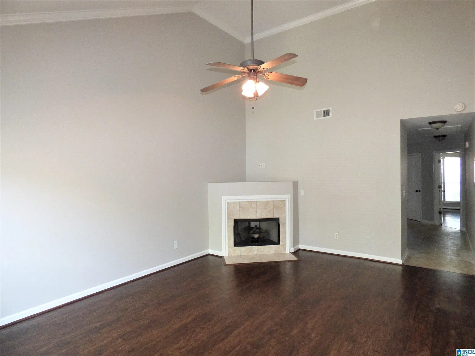 2 bed, 2.0 bath, 1210 sqft, $1,495 — Photo 2