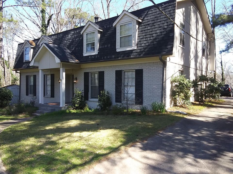 Front goes to a shared entryway
