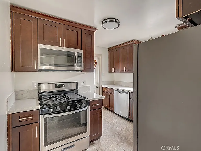 1515 E Walnut Way — Photo 16