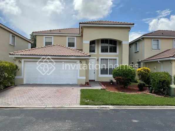 7710 NW 23rd St, Hollywood, FL 33024