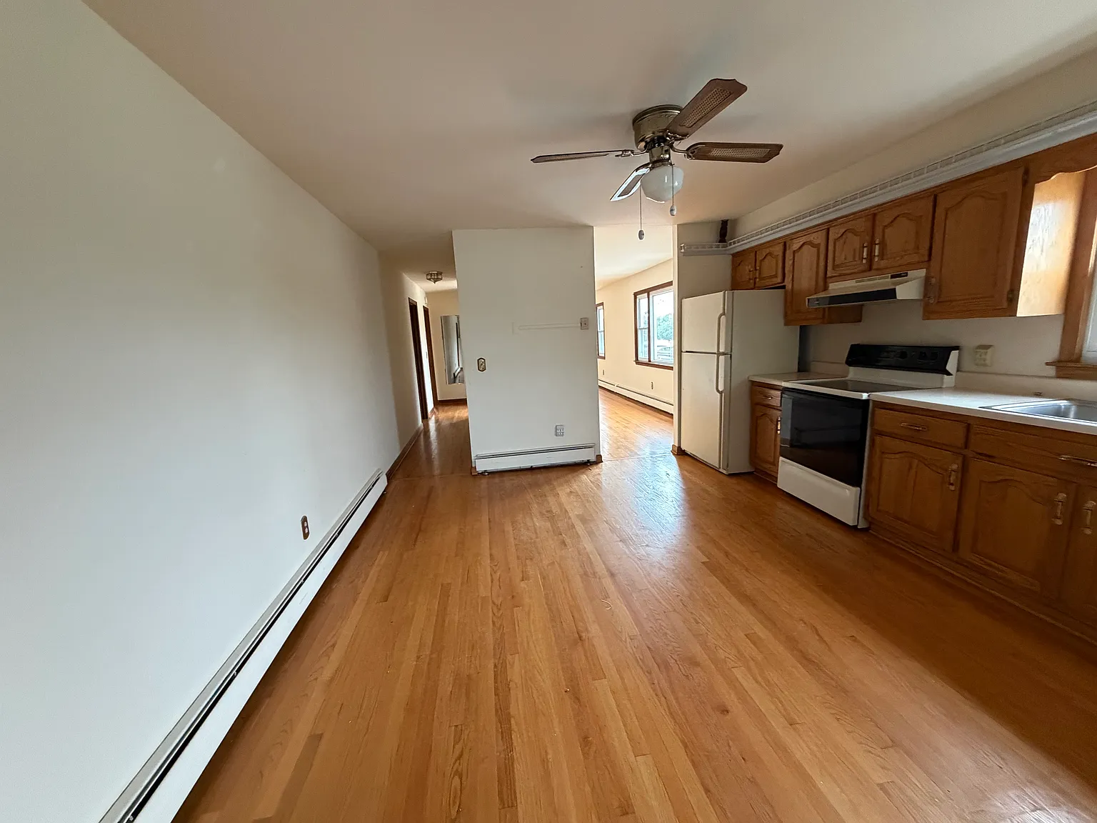 3 bed, 1624 sqft, $2,700 — Photo 2
