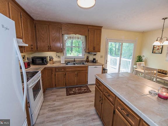 2nd image of 111 Paw Paw Dr