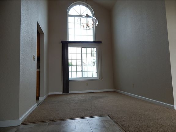 3rd image of 458 Merlot Ln