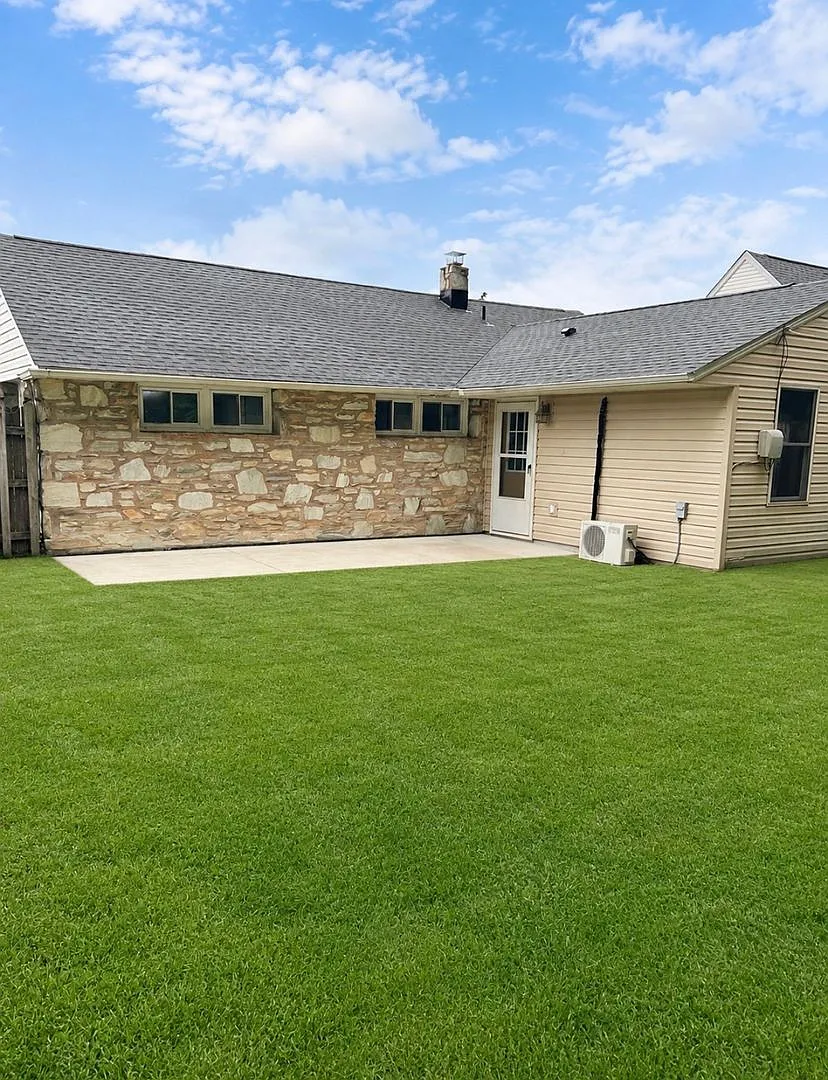 Large 3 bedroom 1 bath in Bristol PA. Recently renovated single home with new flooring — Photo 2