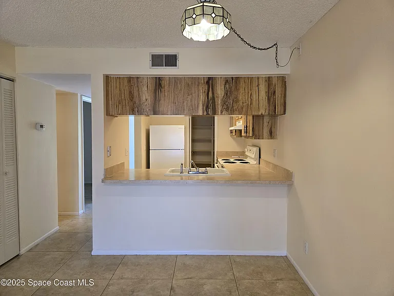 505 Landings Way #10 — Photo 9