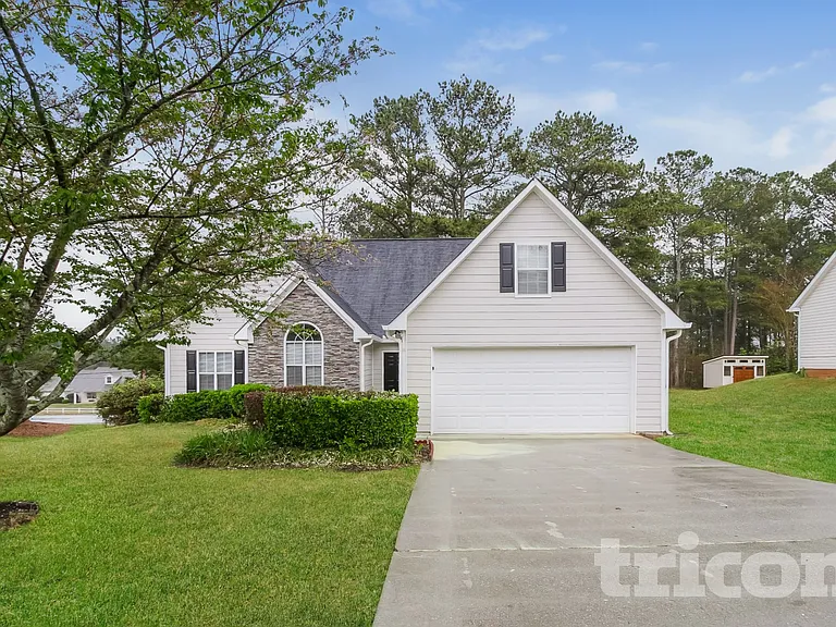 200 Towler Dr — Photo 1