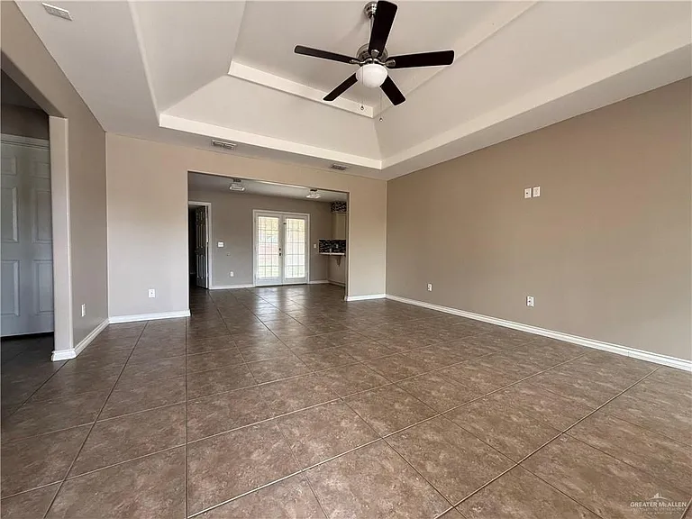 3410 Audrey Ln — Photo 3