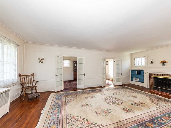 4th image of 340 Lincoln Ave