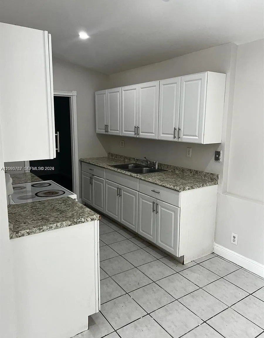 North Lauderdale Estates — Photo 2