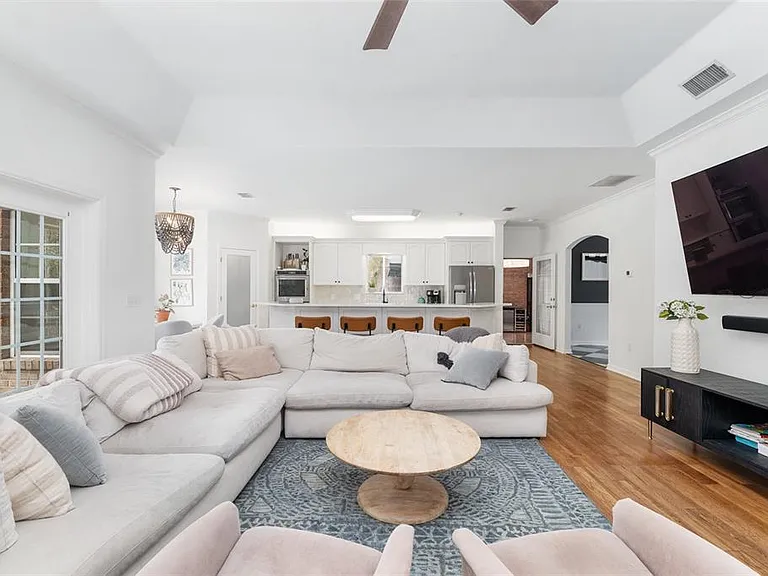 11121 NW 15th Pl — Photo 13