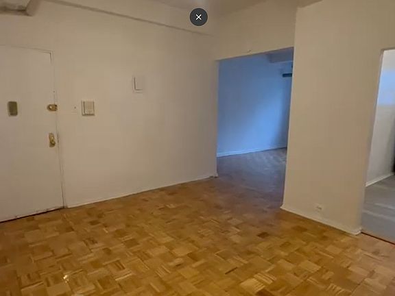 4th image of 2050 Valentine Ave #1A