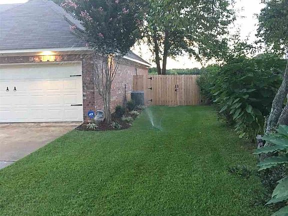 4th image of 821 Academy Park Dr