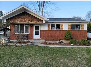 1092 Howard St, Algonac, MI