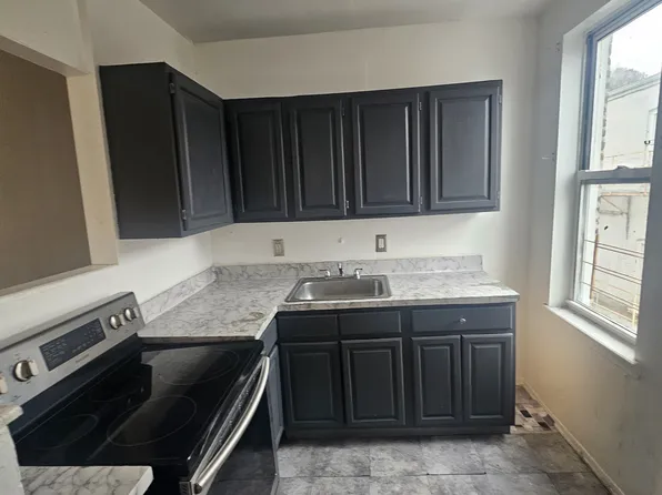 (undisclosed Address), Yonkers, NY 10701