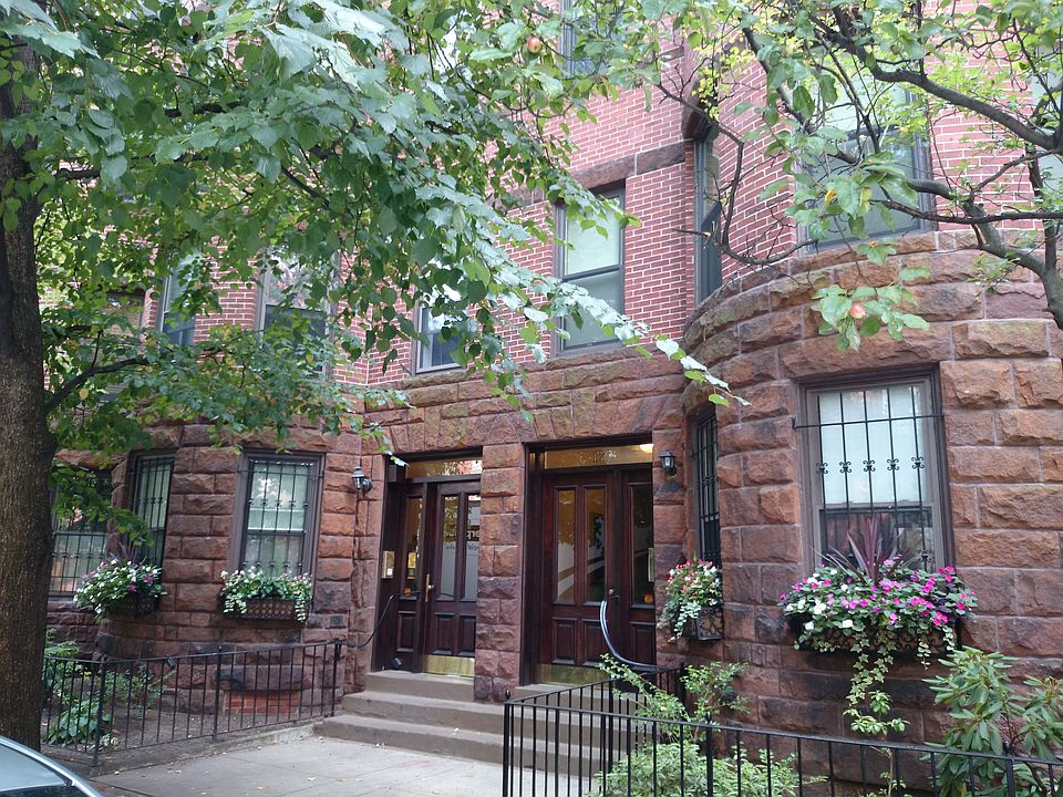 2nd image of 19 Follen St APT 3