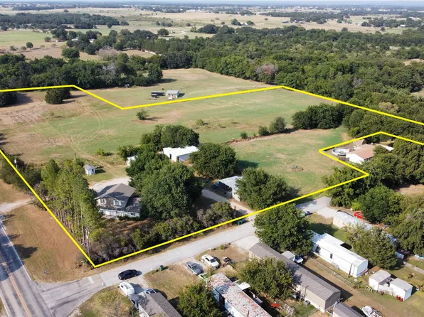 401 N Davis St, Chico, TX 76431