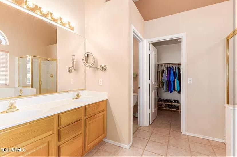 1st image of 857 N Hillridge
