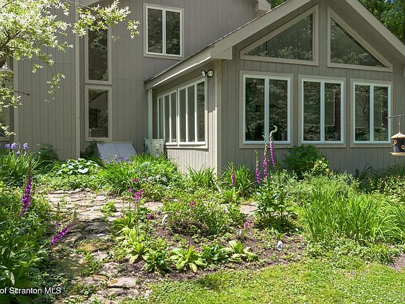 2nd image of 364 Idlewild Ln